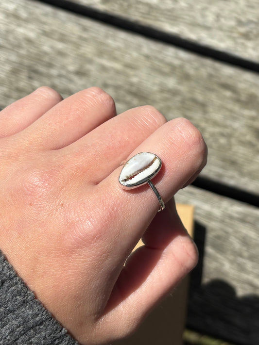 06- Cowrie Ring