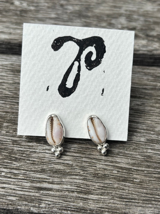 04- Cowrie Studs