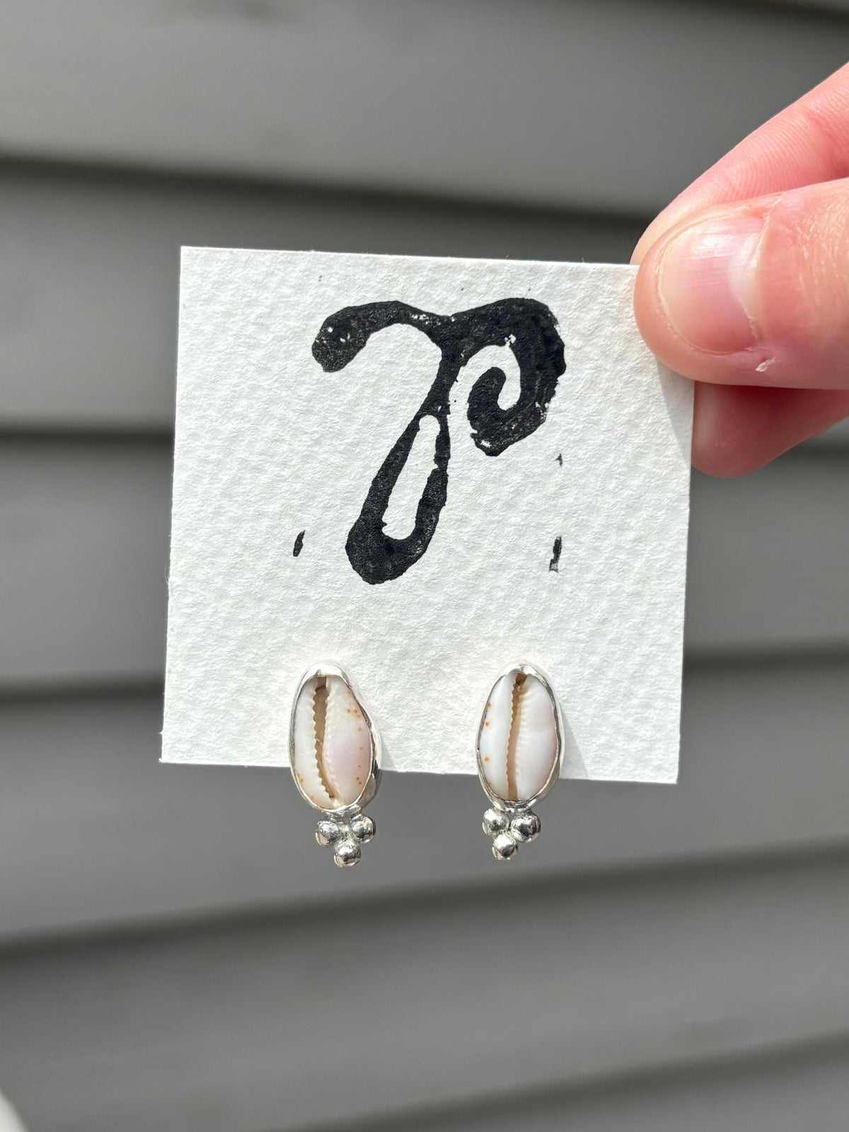 04- Cowrie Studs