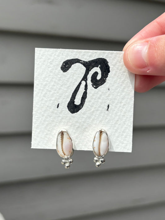 04- Cowrie Studs