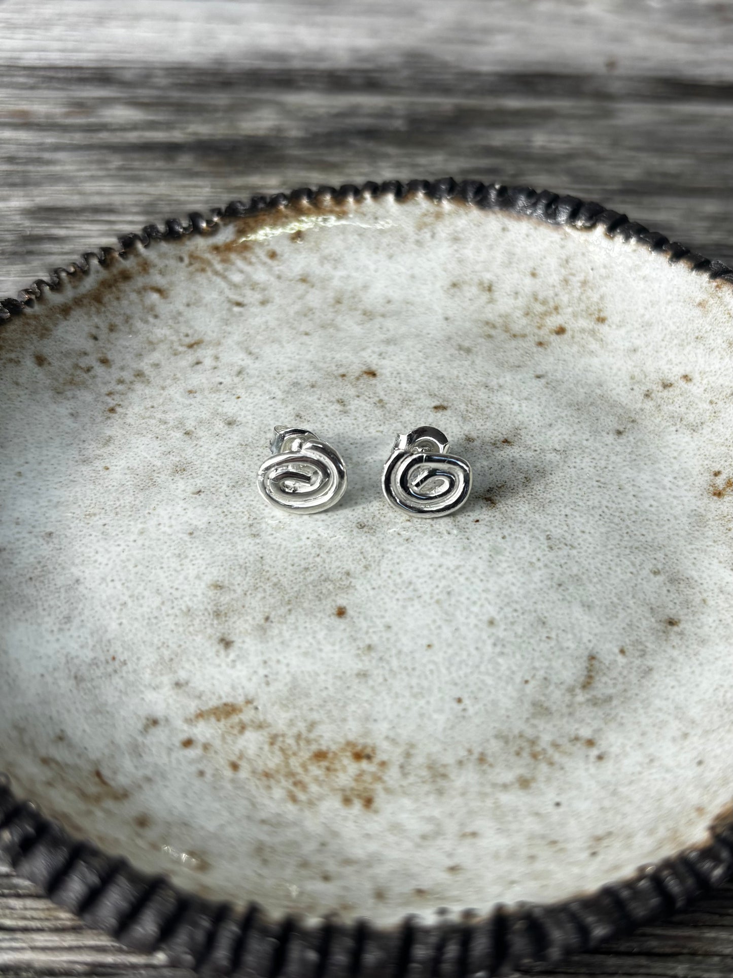 01- Swirl Studs