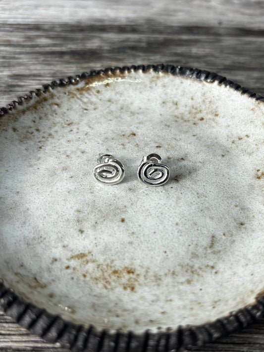 01- Swirl Studs